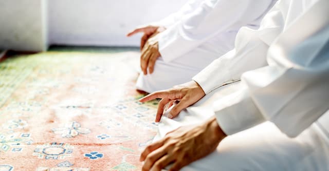 নফল নামাজের প্রথম বৈঠকে কি দরুদ পড়বো?