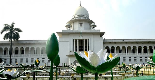 সেই বিচারককে আদালতে না বসার নির্দেশ