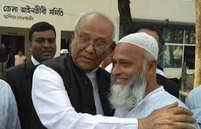 কাছ থেকে দেখা কর্ণেল শওকত আলী : এ্যাডঃ আলমগীর মুন্সী