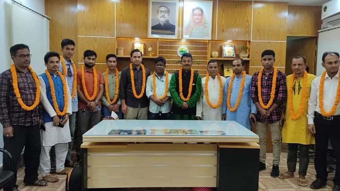 তাহিরপুরে প্রেসক্লাব নেতৃবৃন্দের সাথে মতবিনিময়