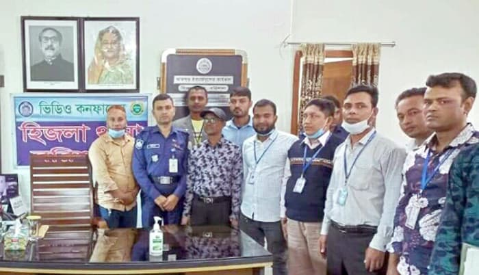 হিজলায় মানবাধিকার কর্মীদের সাথে ওসির মতবিনিময়