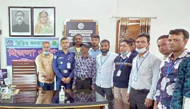 হিজলায় মানবাধিকার কর্মীদের সাথে ওসির মতবিনিময়