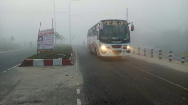 দিনে গরম রাতে ঠান্ডা শীতের আগমনী বার্তা