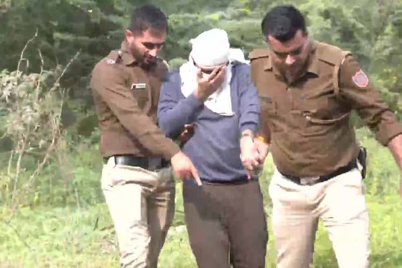 প্রেমিকার কাটা মাথা ফ্রিজে রেখেই মাততেন উদ্দাম যৌনতায়!