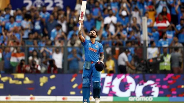 কোহলির ইতিহাস গড়ার দিনে ৩৯৭ রানের পাহাড় ভারতের