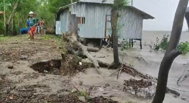 সুপার সাইক্লোন সিডর: ১৪ বছর পরও অরক্ষিত বেড়িবাঁধ ও শেল্টার