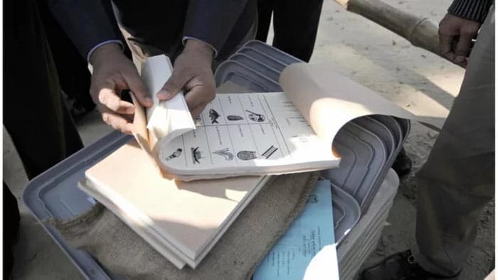 নির্বাচনের ৪ দিন আগে জেলায় যাবে ব্যালট পেপার: ইসি সচিব