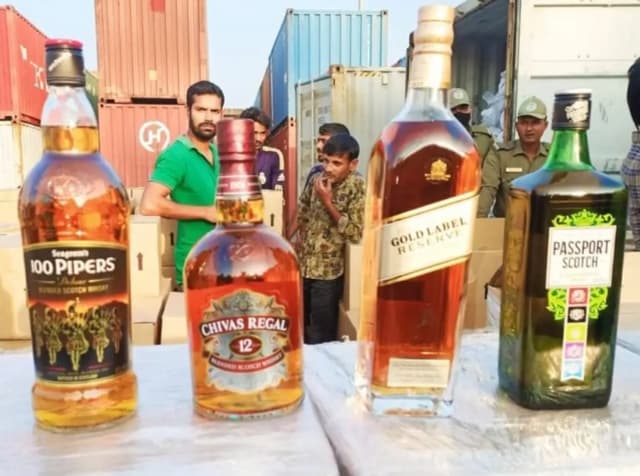 মোংলা বন্দরে ৬ কোটি টাকার বিদেশী মদ জব্দ