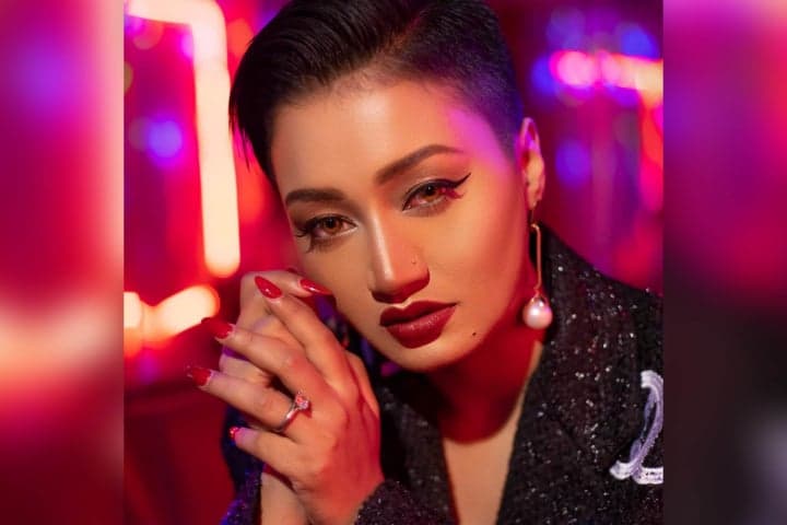 সাইবার বুলিংয়ে অসুস্থ সেই উপস্থাপিকা!