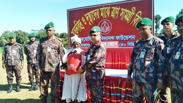 ৪০ বিজিবির উদ্যোগে শীতার্তদের মাঝে কম্বল বিতরণ