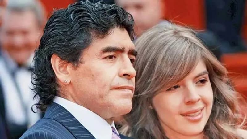 আর্জেন্টাইন দলে দ্বাদশ খেলোয়াড় ম্যারাডোনা! মেসিকে ট্রফি নিয়ে ফেরার অনুরোধ