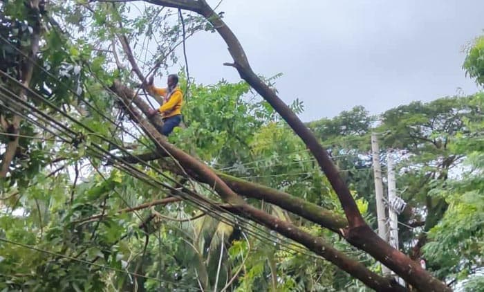 ঘূর্ণিঝড় মিধিলি: ৩২ ঘন্টা বিদ্যুৎহীন ঝালকাঠি, ইন্টারনেট সংযোগ বিচ্ছিন্ন