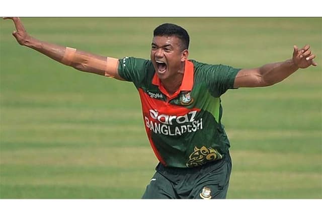 বাবর-রিজওয়ানের সাজঘরে ফেরালেন তাসকিন-মোস্তাফিজ