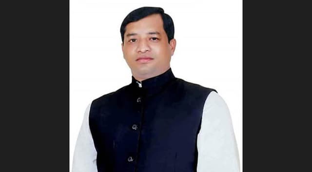 আজীবনের জন্য বহিষ্কার হলেন মেয়র জাহাঙ্গীর