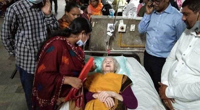 শেবাচিমে ভর্তি মানবদরদী ব্রিটিশ নাগরিক লুসি হল্ট