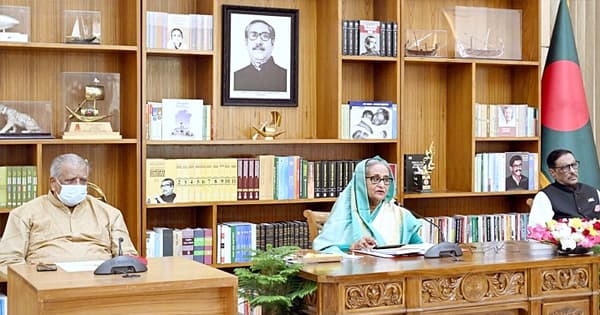 আগামী মাস থেকে হয়তো এই কষ্ট আর থাকবে না: প্রধানমন্ত্রী