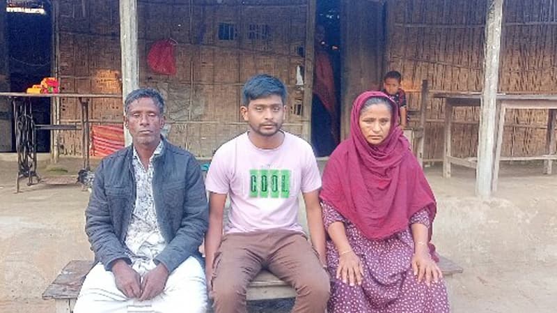 টাকার অভাবে বিশ্ববিদ্যালয়ে ভর্তি অনিশ্চিত মাসুমের