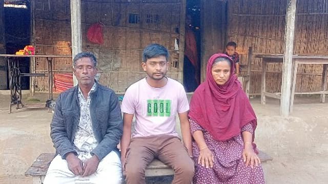 টাকার অভাবে বিশ্ববিদ্যালয়ে ভর্তি অনিশ্চিত মাসুমের