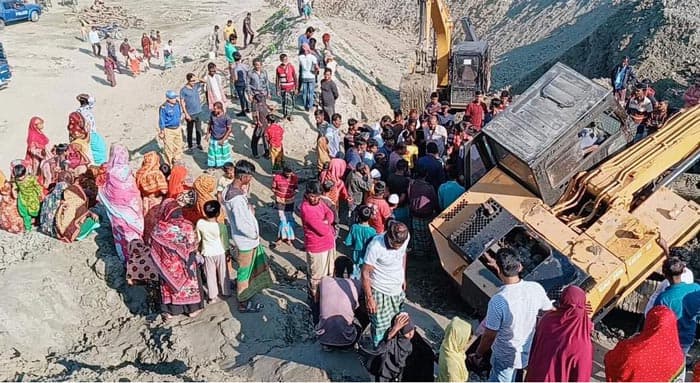 ঝিনাইদহে এস্কেভেটরের চেইন ছিড়ে চালকের মৃত্যু