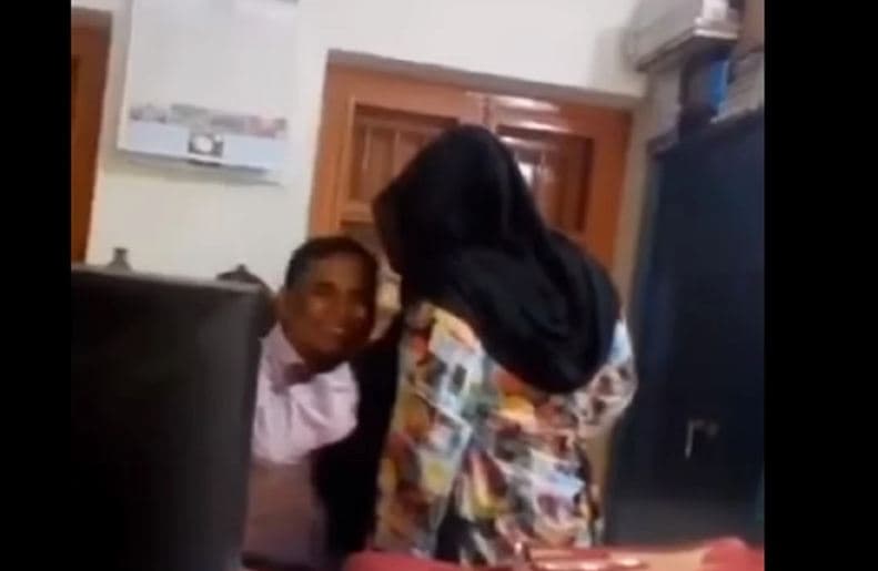 উপজেলা চেয়ার‍ম্যান ও তরুণীর অনৈতিক সম্পর্কের ভিডিও ভাইরাল