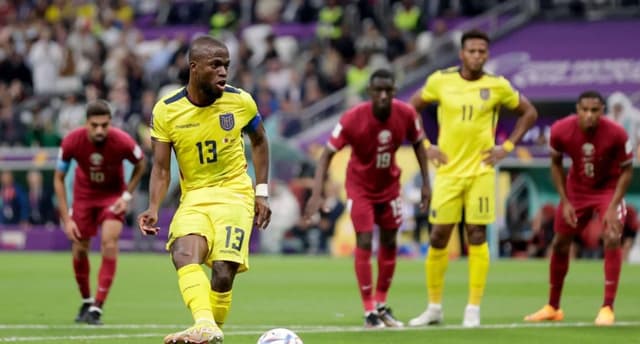 প্রথম গোল ইকুয়েডরের ভ্যালেন্সিয়ার