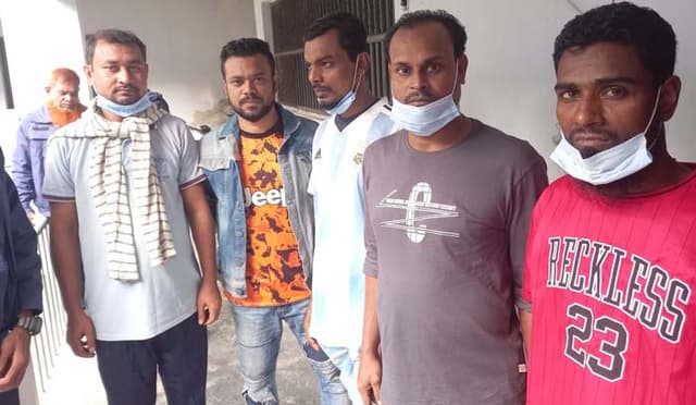 কাউখালীতে নৌকার অফিস ভাংচুরের ঘটনায় গ্রেফতার ৫
