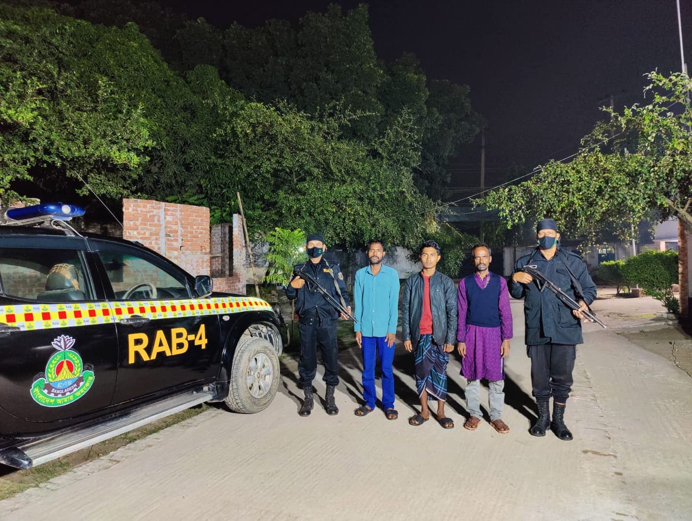 ধামরাই হত্যা মামলার পলাতক ৩ আসামী গ্রেফতার