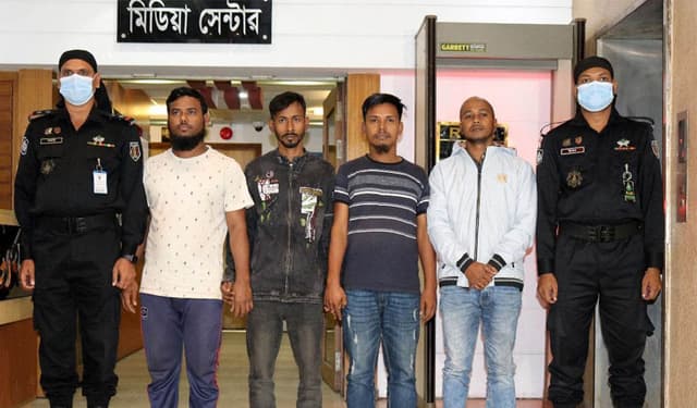 বাসে আগুন দিয়ে হোয়াটসঅ্যাপে ভিডিও পাঠানো হয় শীর্ষ নেতাদের