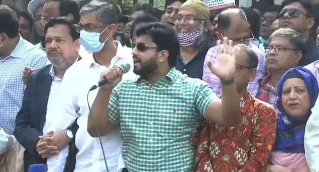 বাড়ির কথা ভুলে যান, রাস্তায় ঘুমানোর প্রস্তুতি নেন: ইশরাক হোসেন