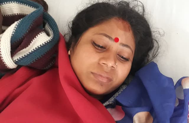 কালিগঞ্জে নৌকার প্রার্থী শ্যামলী রানী ককটেল হামলায় আহত