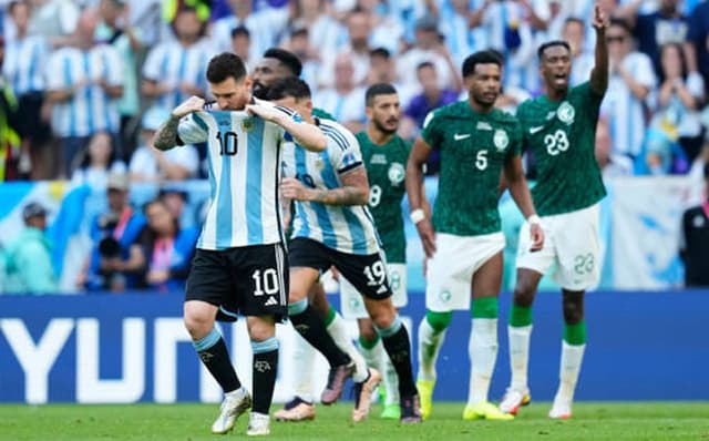 বিশ্বকাপে প্রথম অঘটন, সৌদির কাছে হারল মেসিরা