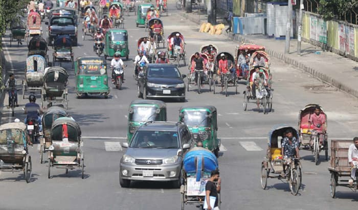 যাত্রী সংকটে দূরপাল্লা বাস, নেপথ্যে নিরাপত্তাহীনতা