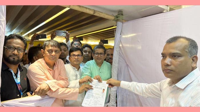 পিরোজপুর-১: আওয়ামীলীগের মনোনয়ন দাখিল করলেন এ কে এম আজিম