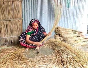 কুমারখালী সুযোগ পেলে আবারও সমৃদ্ধ হবে ঝাড়ুশিল্প