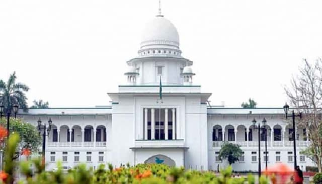 শিক্ষার্থীদের জন্য হাফ ভাড়া চেয়ে রিট