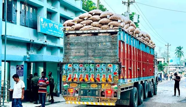 মমতার বাঁধায় বন্ধ হতে পারে বাংলাদেশে আলু রপ্তানি !