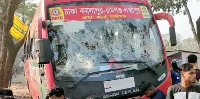বাস-সিএনজি সংঘর্ষে ৩ কলেজ শিক্ষার্থী নিহত