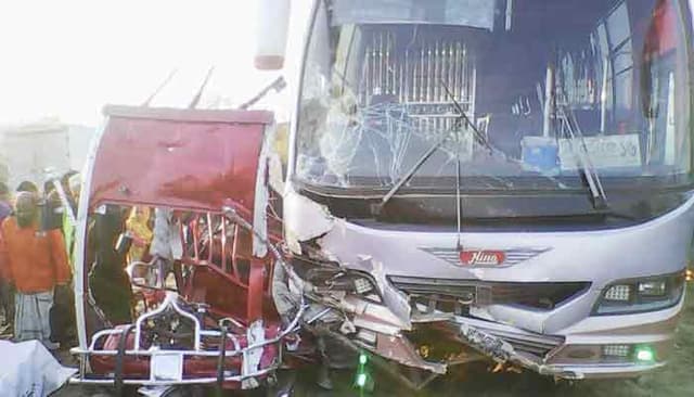হানিফ পরিবহনের ধাক্কায় নিহত ২
