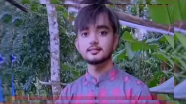 পি‌রোজপু‌রে ফেজবু‌কে স্টাটার্স দি‌য়ে অনার্স পড়ুয়‌া ছা‌ত্রের আত্মহত‌্যা