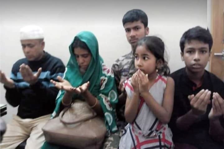 ইসলাম ধর্ম গ্রহণ করলেন একই পরিবারের সবাই
