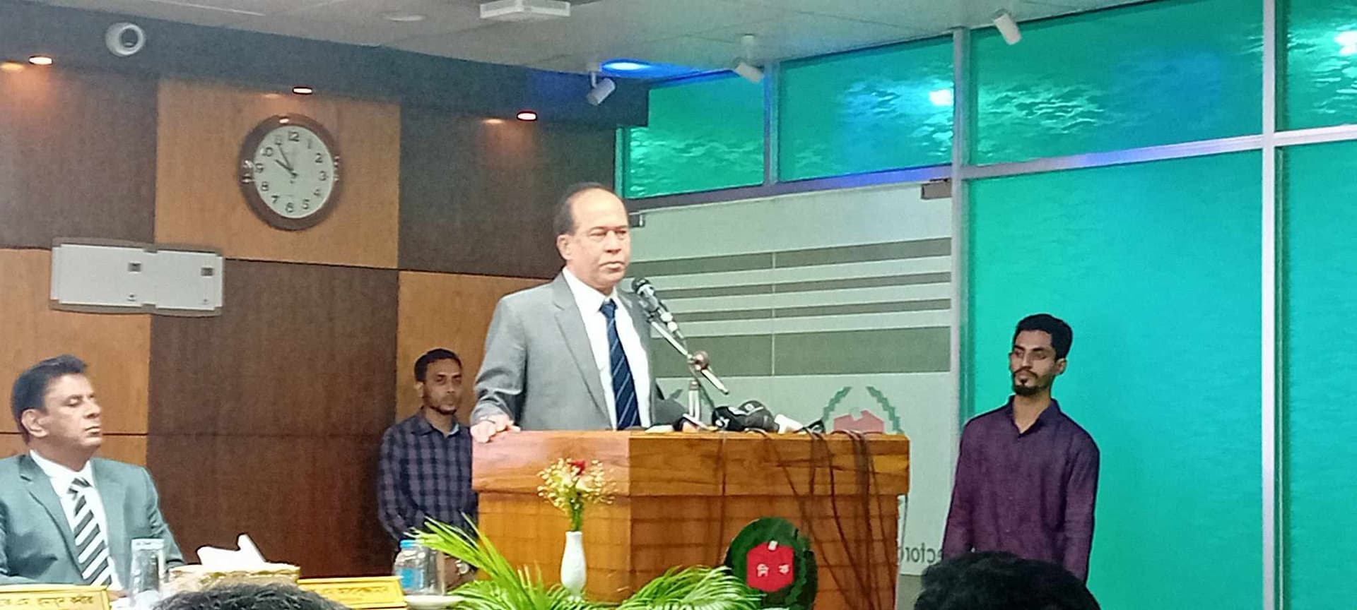 দেশের অর্থনীতি বাঁচাতে নির্বাচন সুষ্ঠু করতে হবে: সিইসি