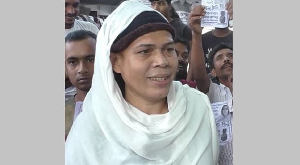 দেশে প্রথমবারের মতো তৃতীয় লিঙ্গের চেয়ারম্যান হলেন ঋতু