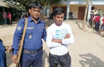 নবাবগঞ্জে জাল ভোট দিতে গিয়ে আটক একজন