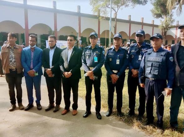 সরাইল ইউপি নির্বাচনের বিভিন্ন কেন্দ্র পরিদর্শন করলেন ডিসিওএসপি