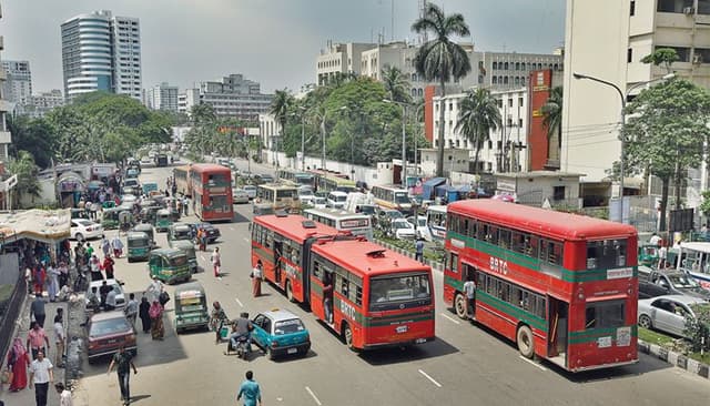 সারা দেশে বিআরটিসির ১৪০০ বাসে শিক্ষার্থীদের হাফ ভাড়া