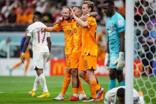 কাতারকে হারিয়েই নকআউট পর্বে নেদারল্যান্ডস