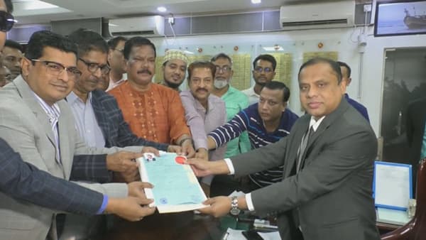 নোয়াখালী-৫ আসনে ওবায়দুল কাদেরের মনোনয়নপত্র জমা