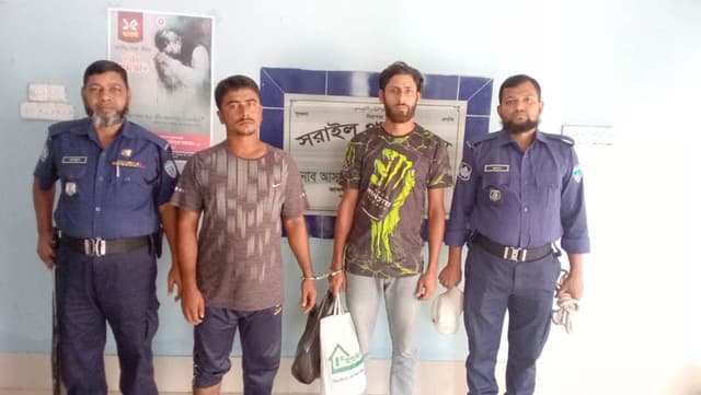 সরাইলে ট্রাকভর্তি সারসহ আটক ২