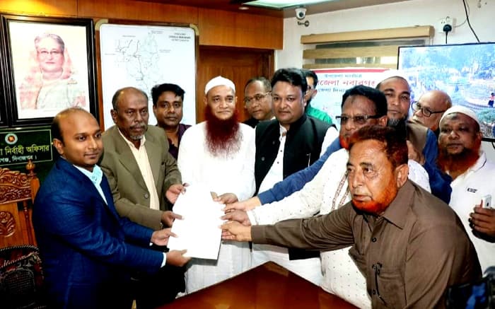 দিনাজপুর-৬ আসনে নৌকা প্রতীকের মনোনয়ন জমা দিলেন শিবলী সাদিক