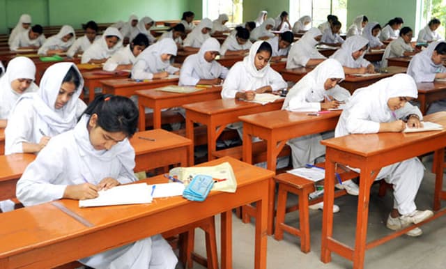 আজ এইচএসসি ও সমমানের পরীক্ষা শুরু